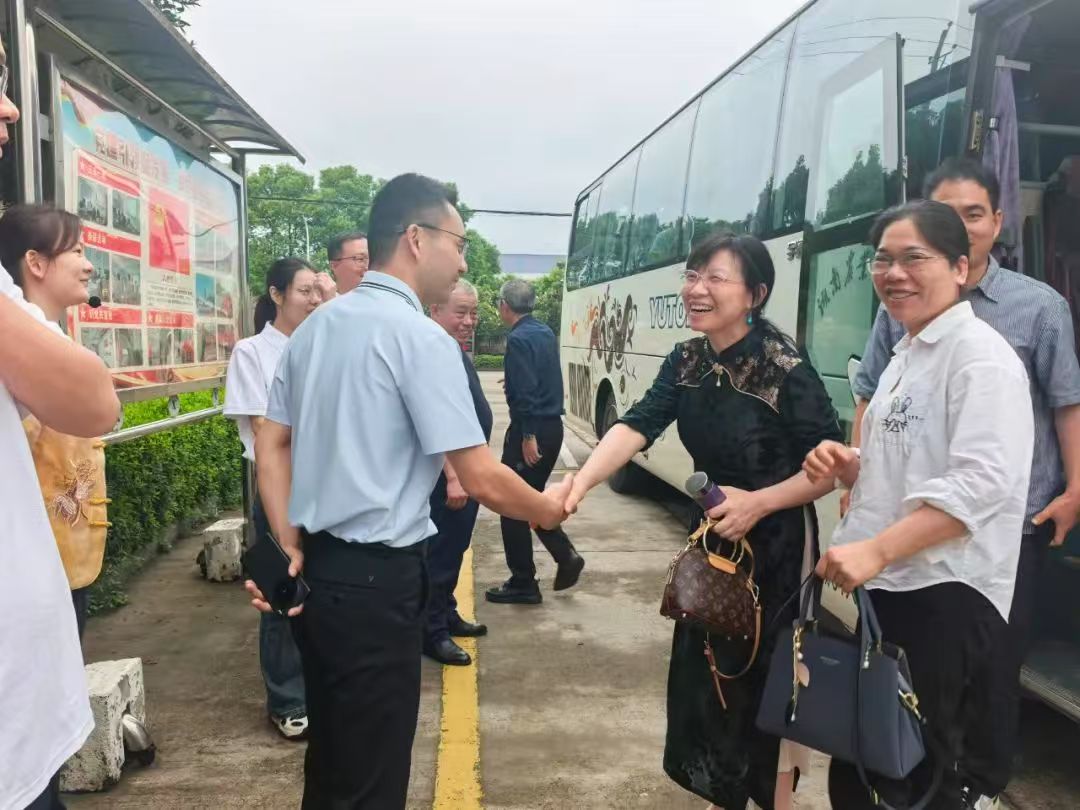 湘益茶香續(xù)薪火，校企共繪茯茶新篇——湖南農(nóng)大師生走進(jìn)益陽茶廠開展實(shí)踐研學(xué)